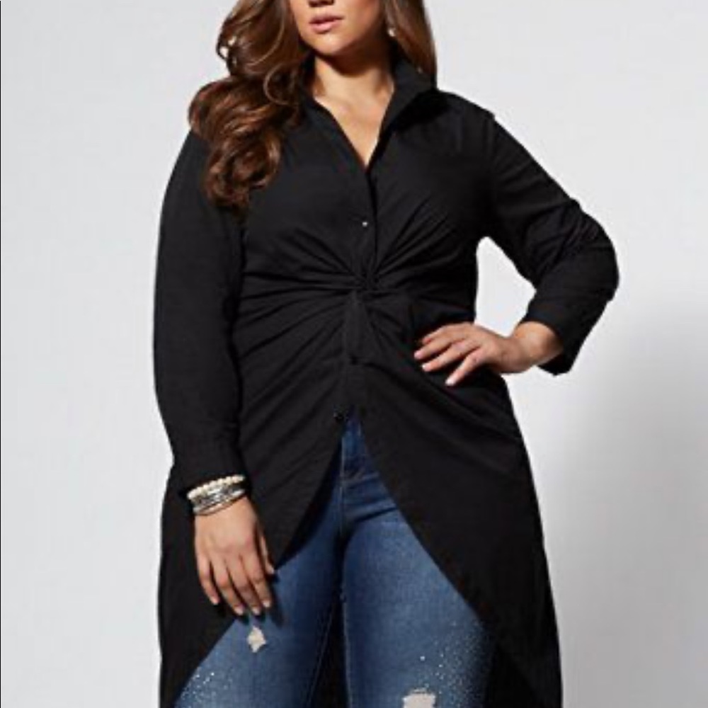 FASHION TO FIGURE TWIST FRONT TUNIC NEVER WORN
